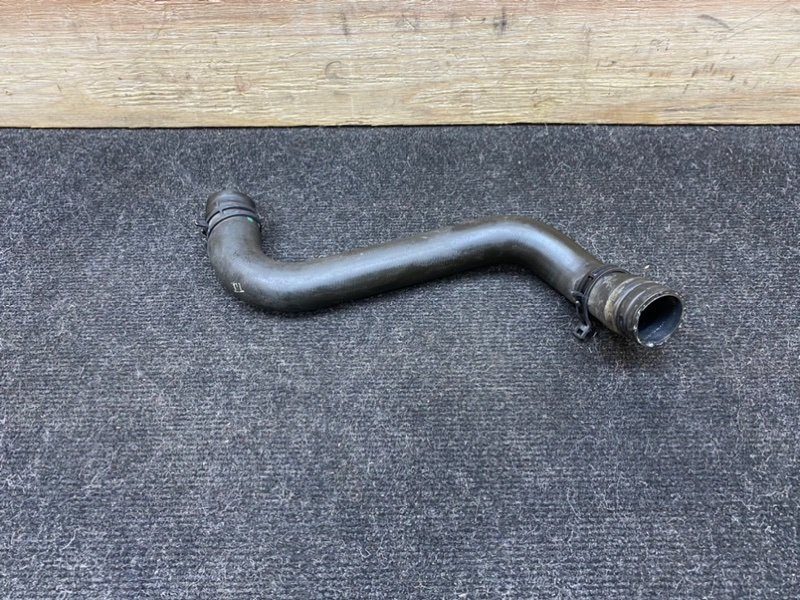 Патрубок радиатора передний A 180 (176.042) 2013 W176 M270.910 1600сс 4 цилиндра GASOLINE TURBO 2WD 4х2