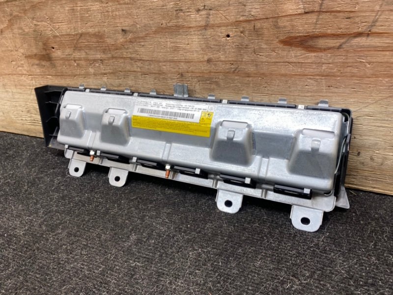 АИРБАГ КОЛЕННЫЙ передний A 180 (176.042) 2013 W176 M270.910 1600сс 4 цилиндра GASOLINE TURBO 2WD 4х2