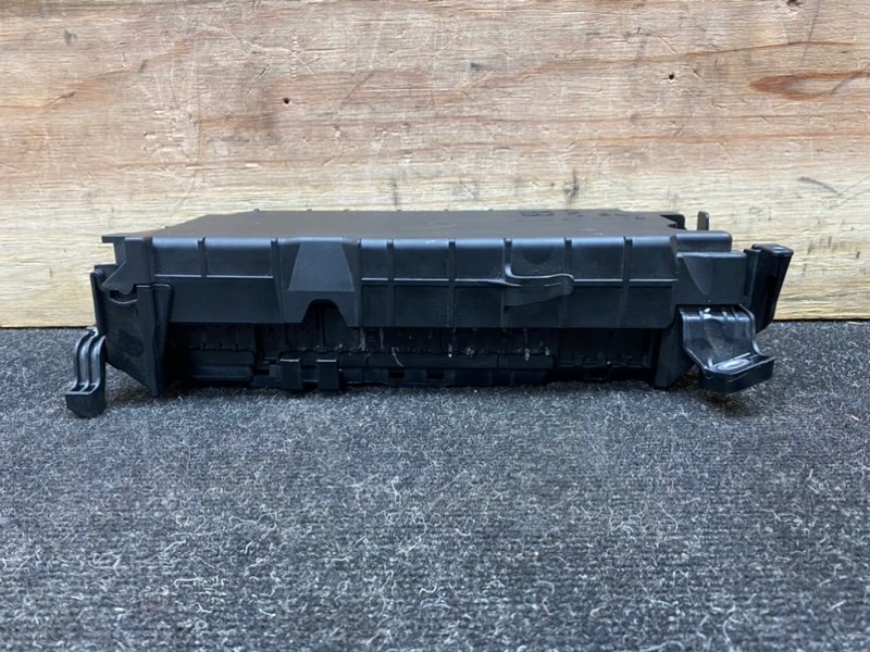 Блок предохранителей передний A 180 (176.042) 2013 W176 M270.910 1600сс 4 цилиндра GASOLINE TURBO 2WD 4х2 Блок предохранителей передний A 180 (176.042) 2013 W176 M270.910 1600сс 4 цилиндра GASOLINE TURBO 2WD 4х2