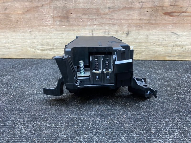 Блок предохранителей передний A 180 (176.042) 2013 W176 M270.910 1600сс 4 цилиндра GASOLINE TURBO 2WD 4х2 Блок предохранителей передний A 180 (176.042) 2013 W176 M270.910 1600сс 4 цилиндра GASOLINE TURBO 2WD 4х2