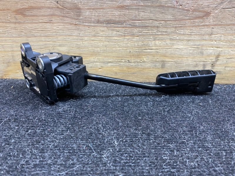 Педаль газа FREED 2011 GB3 L15A