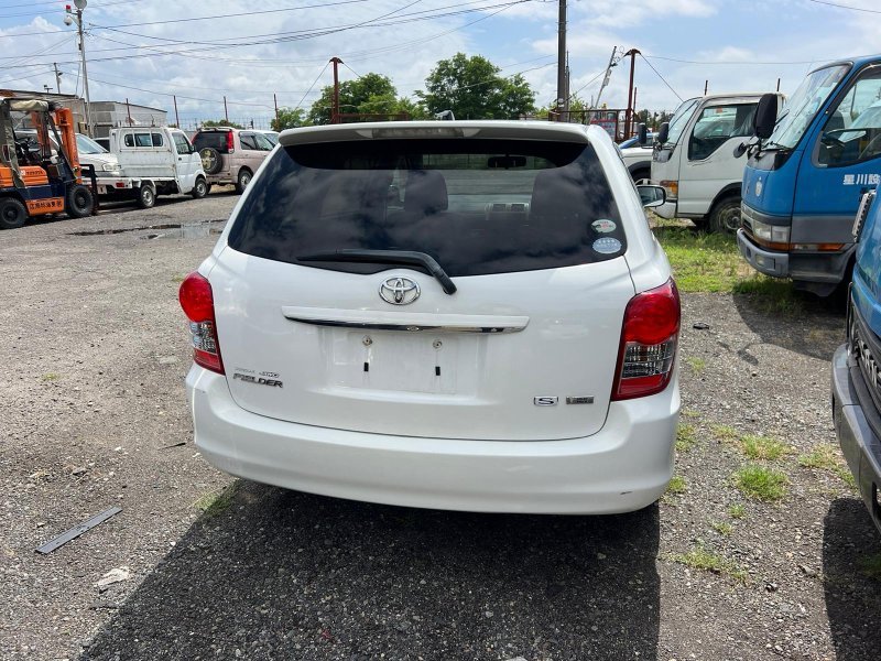 Уплотнительная резинка багажника задняя COROLLA FIELDER 2011 ZRE144 2ZRFAE Уплотнительная резинка багажника задняя COROLLA FIELDER 2011 ZRE144 2ZRFAE