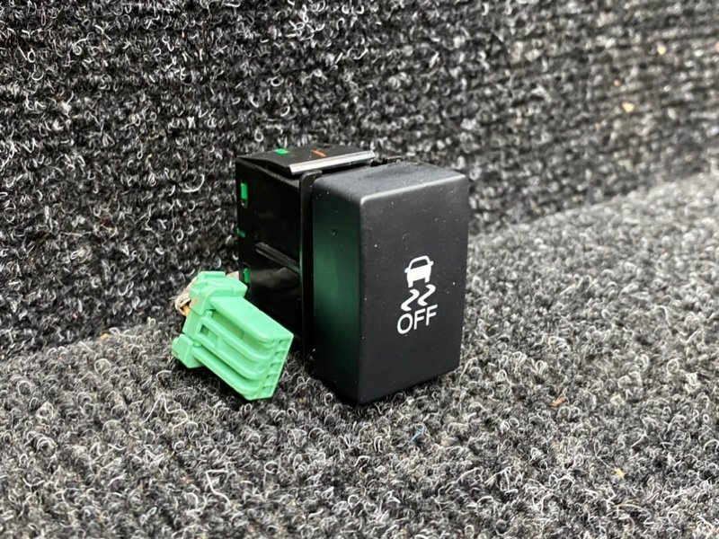 Кнопка антипробуксовочной системы FIT 2013 GK3 L13B