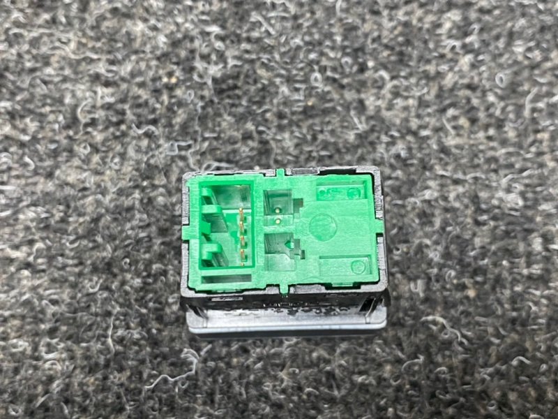 Кнопка антипробуксовочной системы FIT 2013 GK3 L13B