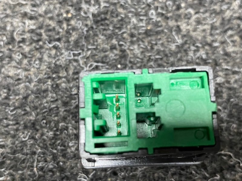 Кнопка антипробуксовочной системы FIT 2013 GK3 L13B