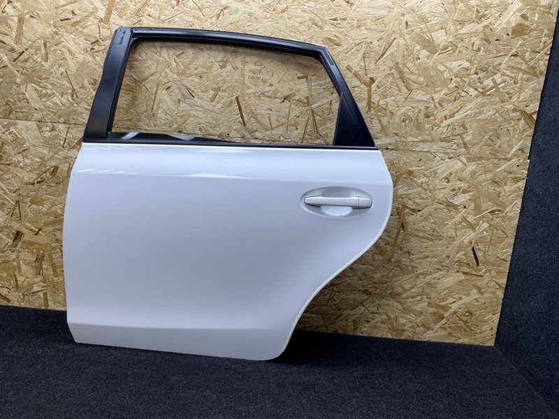 Дверь задняя левая Prius Alpha 2015 ZVW41 2ZR-FXE
