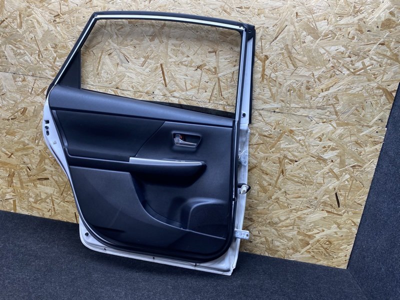 Дверь задняя левая Prius Alpha 2015 ZVW41 2ZR-FXE