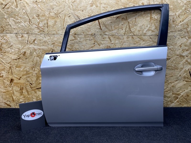 Дверь передняя левая PRIUS 2010 ZVW30 2ZR-FXE