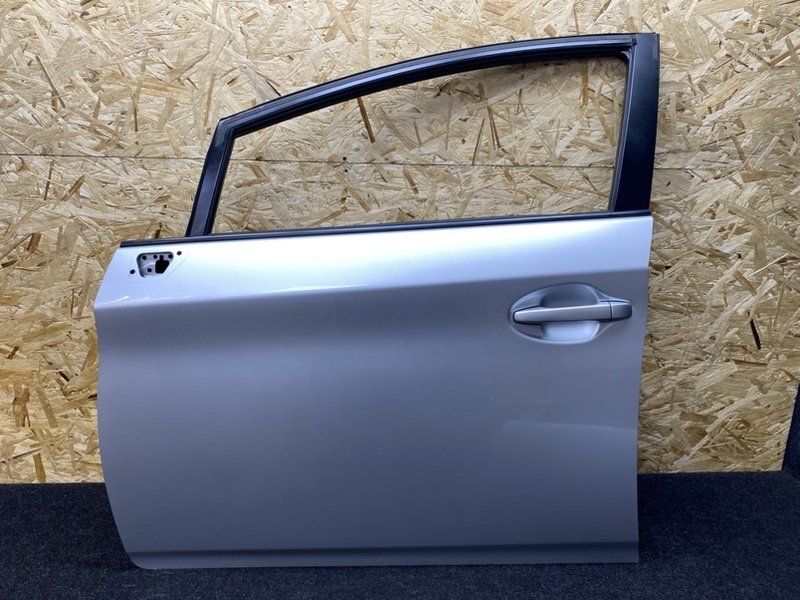 Дверь передняя левая TOYOTA PRIUS ZVW30 2ZR-FXE