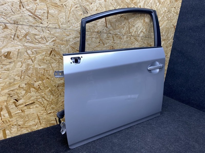 Дверь передняя левая PRIUS 2010 ZVW30 2ZR-FXE