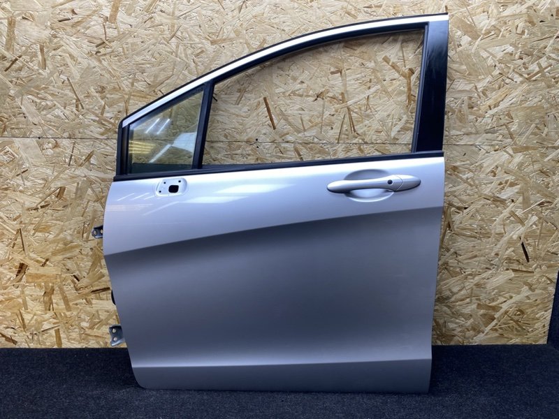 Дверь передняя левая HONDA FREED SPIKE GP3 LEA