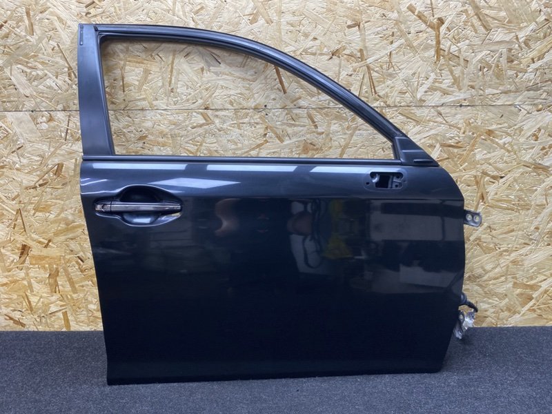 Дверь передняя правая TOYOTA COROLLA FIELDER NKE165 1NZ-FXE