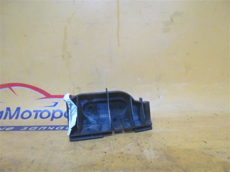 Кронштейн крепления бампера Toyota Corolla Runx NZE121 1NZ-FE 2005 задний левый
