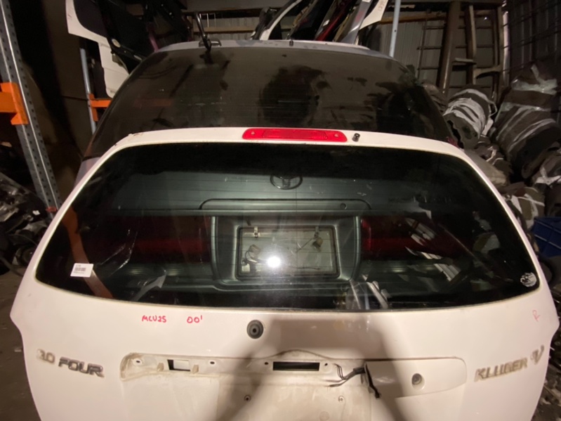 Стекло двери 5-й Toyota Kluger V MCU25 1MZ-FE 2004