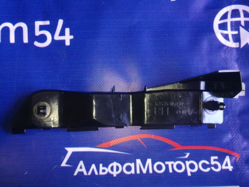 Кронштейн крепления бампера Toyota Avensis ZZT250 1ZZ-FE 2007 передний правый