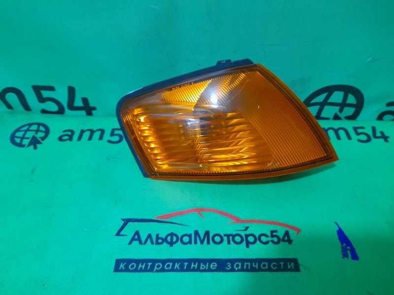 Габарит Nissan Wingroad Y11 передний правый