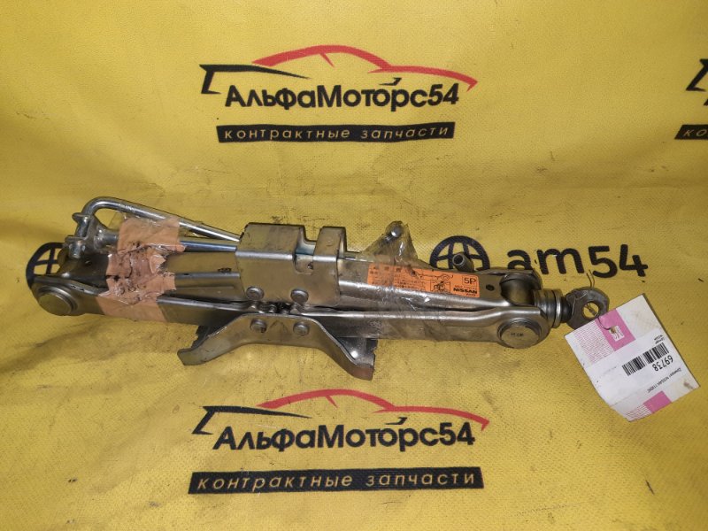Домкрат Nissan Домкрат Nissan