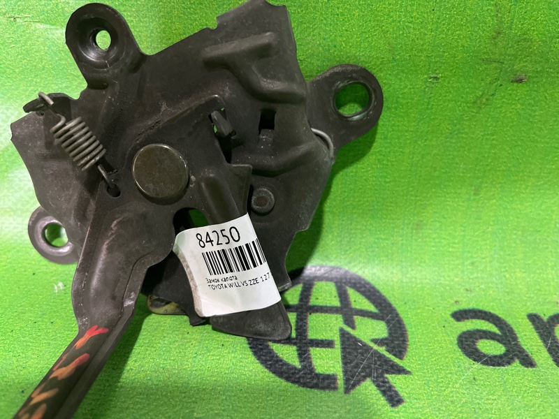 Замок капота TOYOTA WILL VS ZZE 127 1ZZ-FE