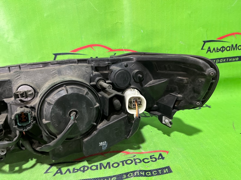 Фара передняя правая NISSAN AVENIR W11