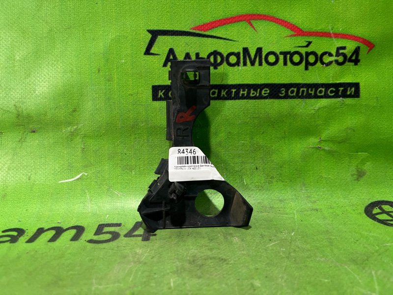 Кронштейн крепления бампера передний правый TOYOTA ALLEX NZE121 52115-12380 контрактная
