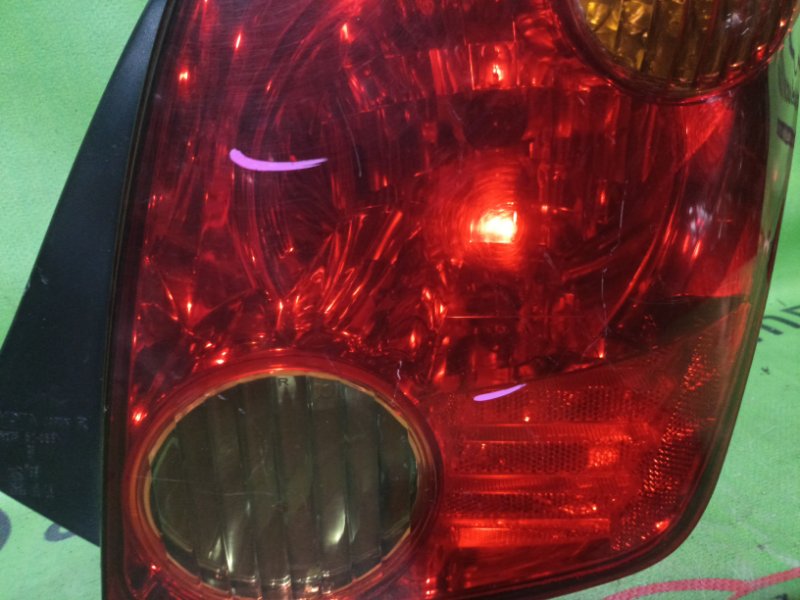 Стоп-сигнал задний правый TOYOTA IST NCP60