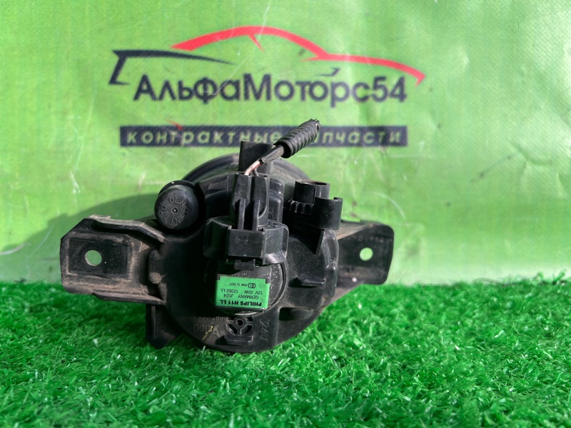 Туманка передняя правая NISSAN FUGA Y50