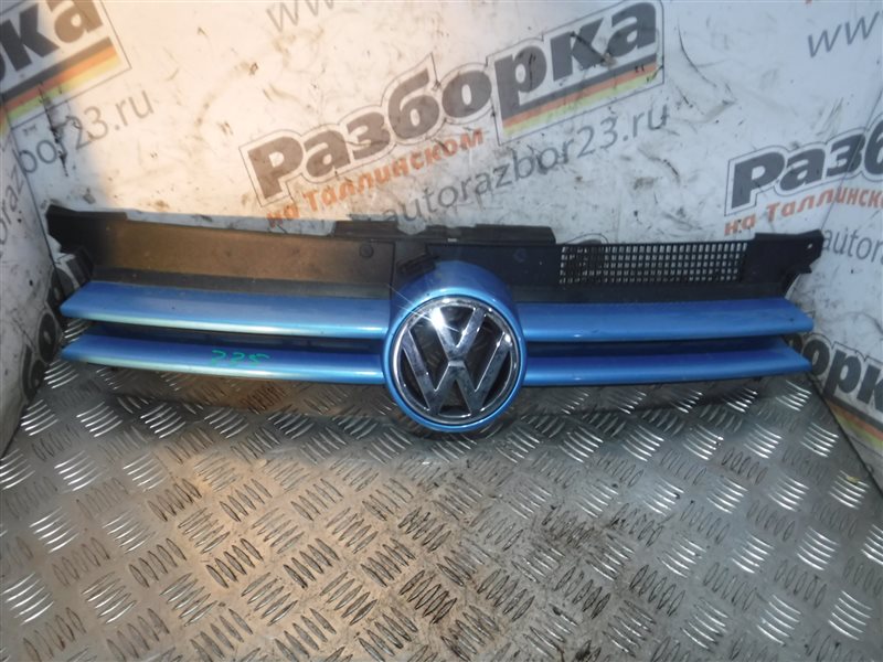 Решетка радиатора Volkswagen Golf 4 AKQ 2000