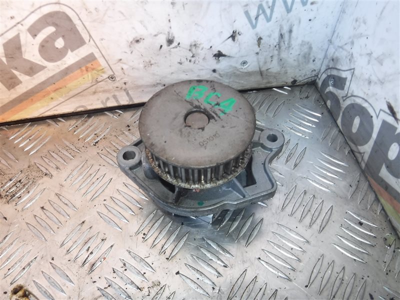 Помпа Vw Golf 4 1J1 BCA 2000 Помпа Vw Golf 4 1J1 BCA 2000