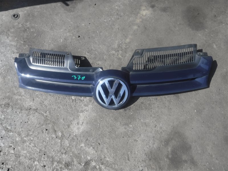 Решетка радиатора Volkswagen Golf 5 BSE 2009