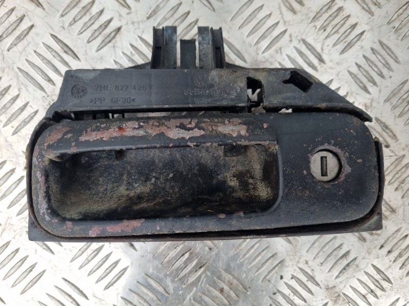 Ручка двери наружная задняя Volkswagen Transporter T5 7H0827426F Б/У
