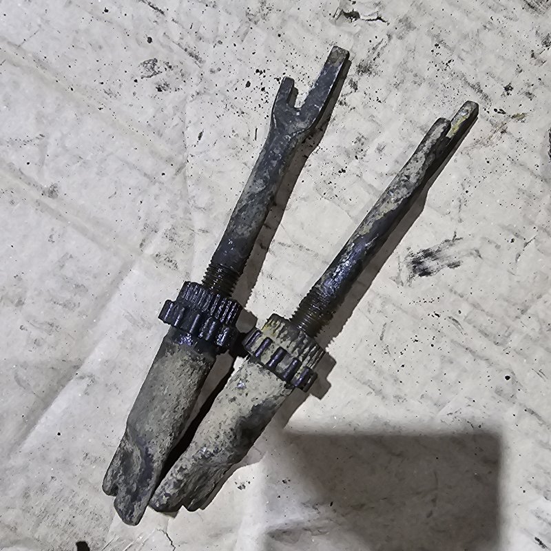 Запчасть планка распорная Volkswagen Transporter T4 701609801 Б/У Планка распорная Volkswagen Transporter T4 701609801 Б/У