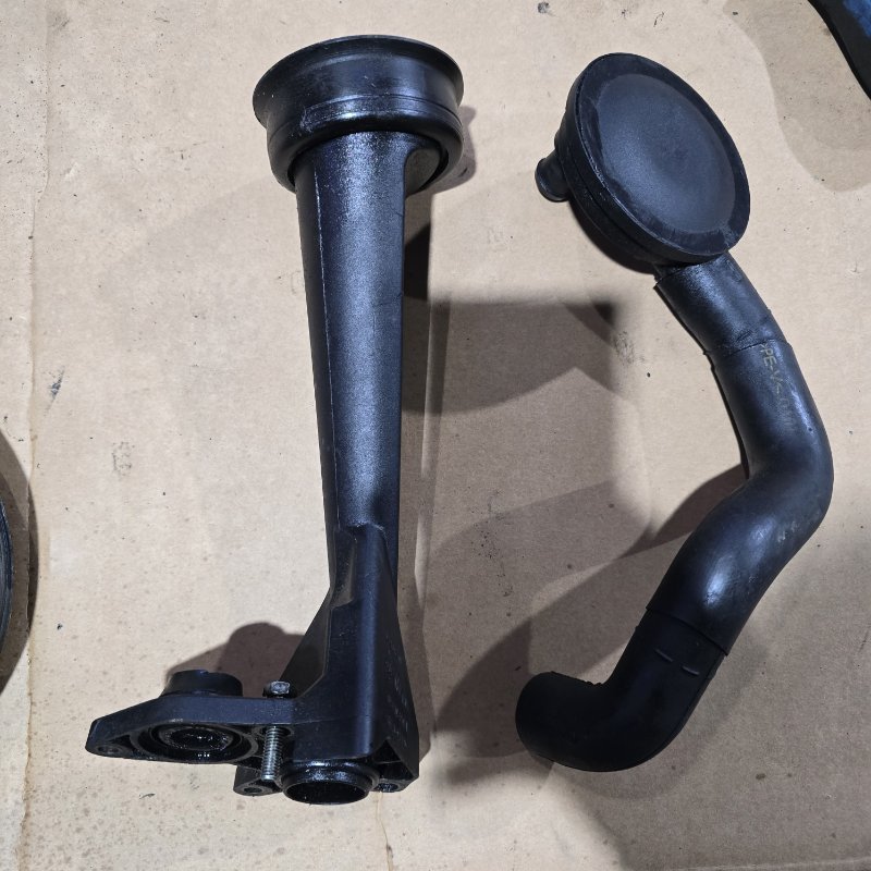 Маслозаливная горловина Volkswagen Transporter T4 ACV 074115308E Б/У