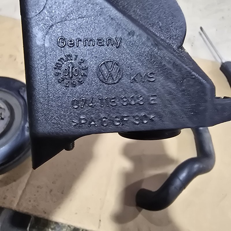 Маслозаливная горловина Transporter T4 ACV