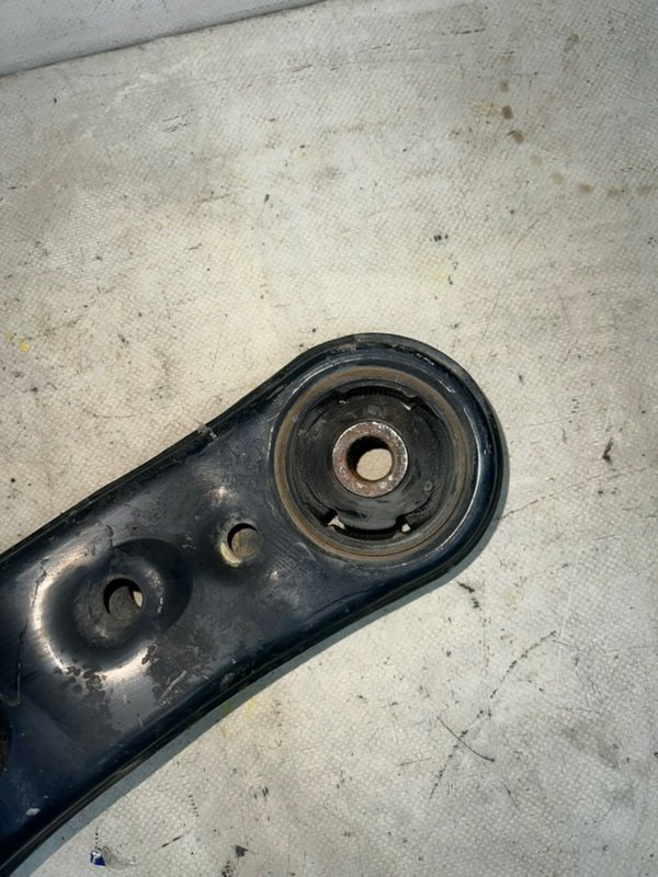 Рычаги передние пара передние rav4 2011 GSA33 2GRFE