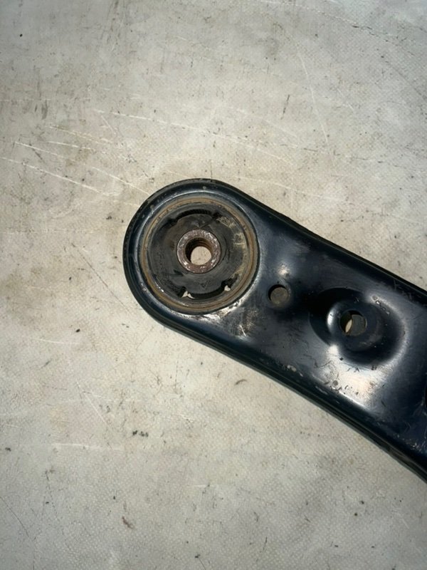 Рычаги передние пара передние rav4 2011 GSA33 2GRFE