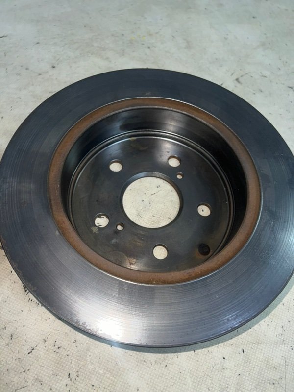 Диски тормозные задние задние rav4 2011 GSA33 2GRFE