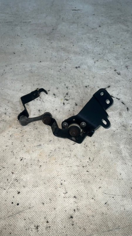 Датчик высоты дорожного просвета задний левый rav4 2011 GSA33 2GRFE