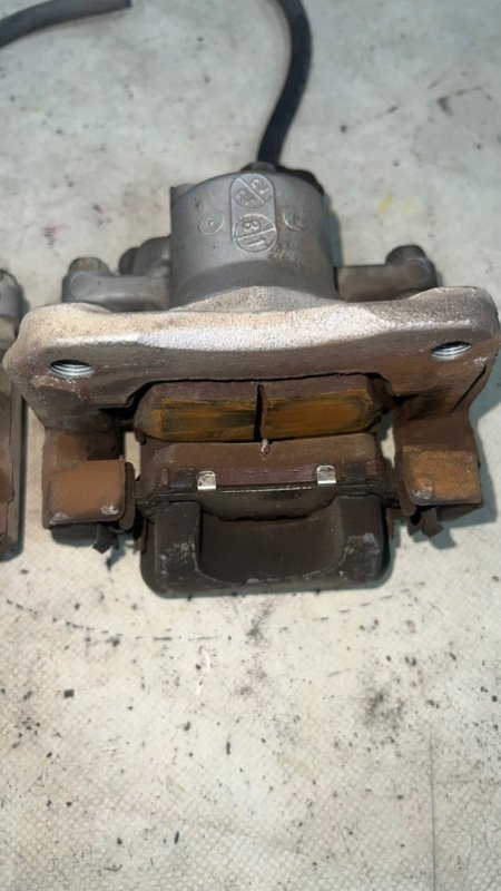 Суппорта задние пара задняя rav4 2011 GSA33 2GRFE