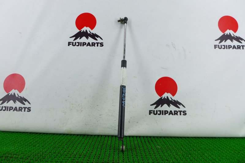 Амортизатор двери багажника Jimny 2000 JB23W K6A Амортизатор двери багажника Jimny 2000 JB23W K6A