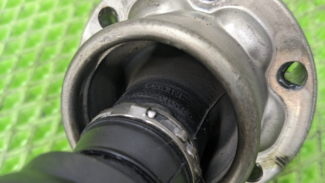 Карданный вал передний Touareg 2009 7LZ9D BHK Карданный вал передний Touareg 2009 7LZ9D BHK