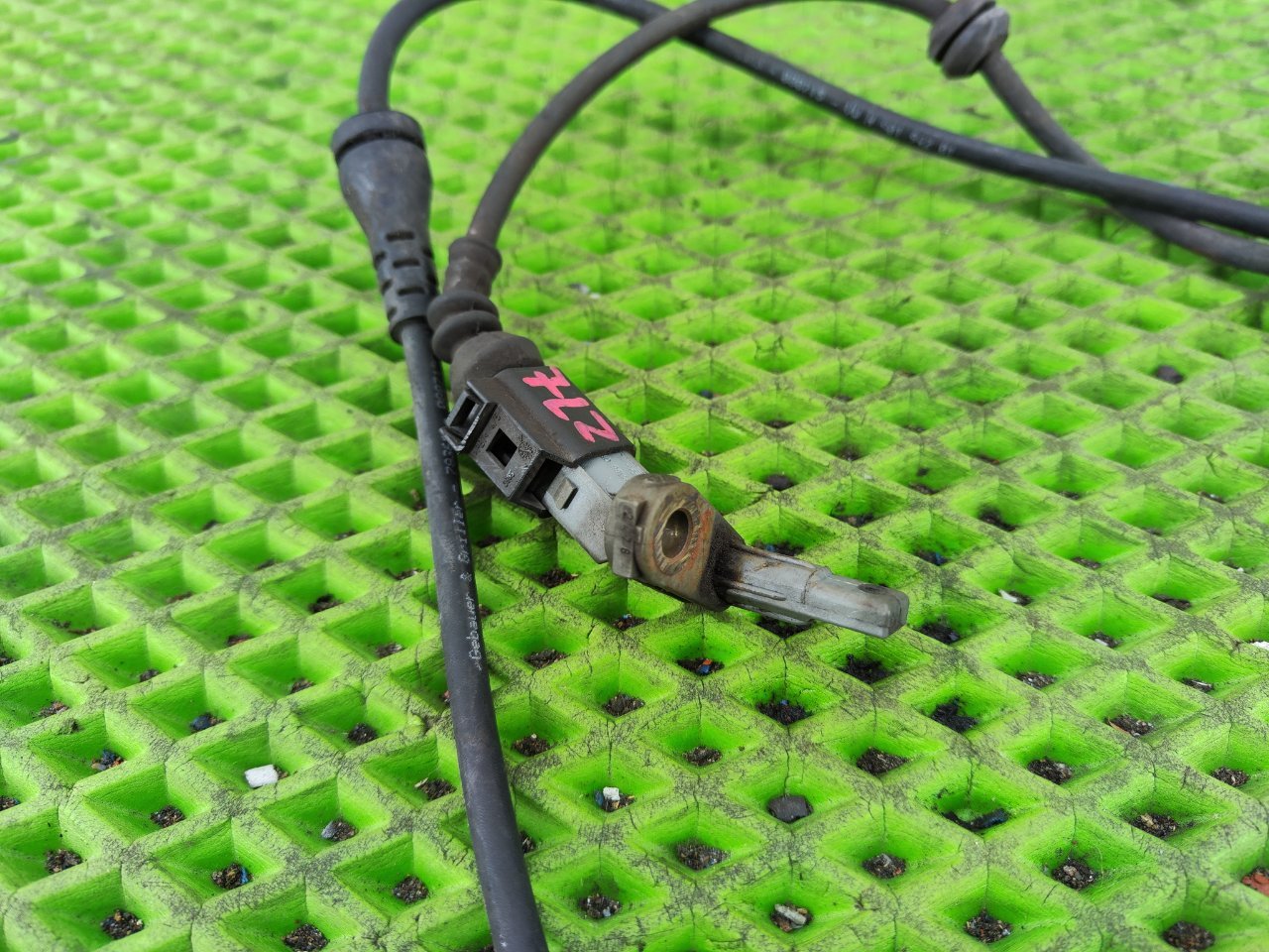 Датчик ABS передний левый Touareg 2009 7LZ9D BHK Датчик ABS передний левый Touareg 2009 7LZ9D BHK