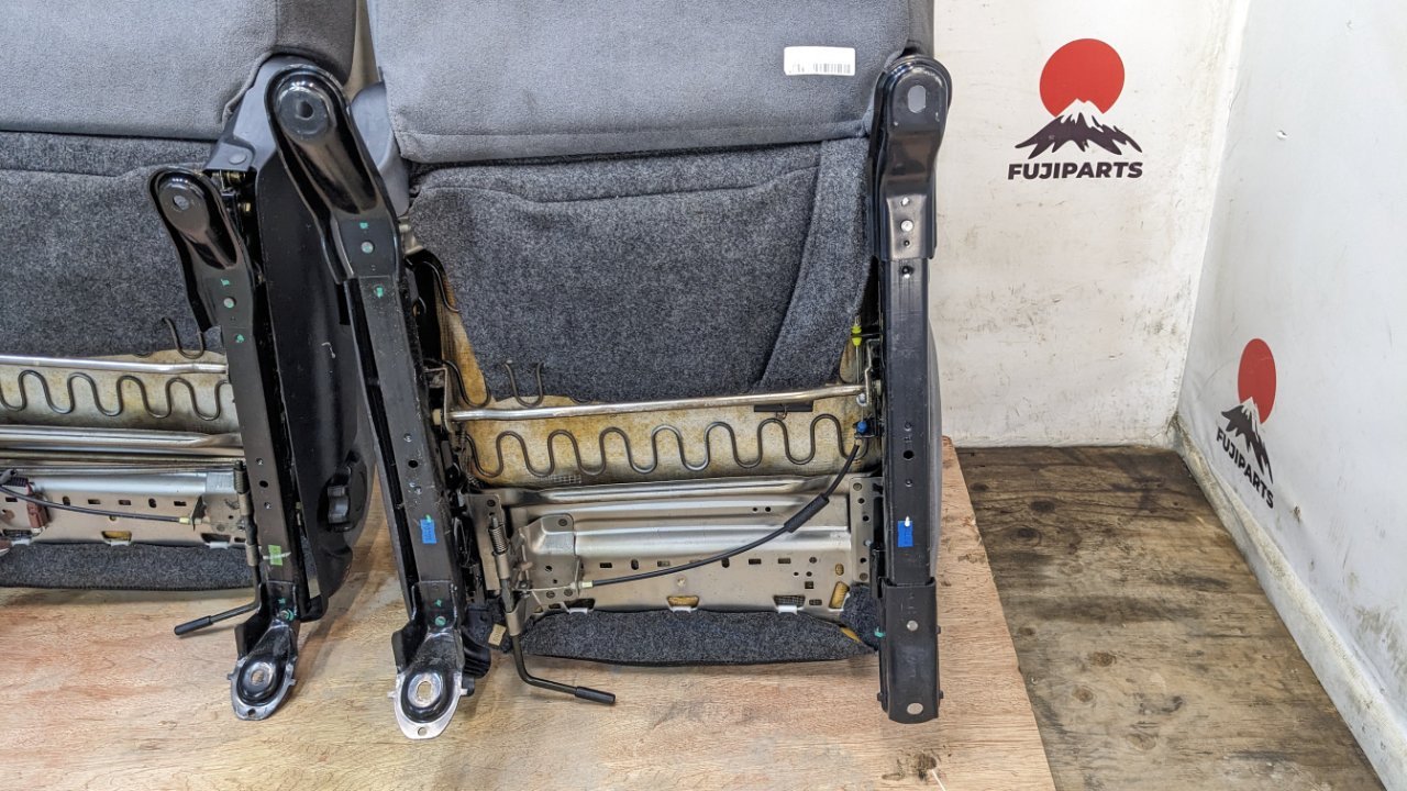 Сиденье переднее Fit 2002 GD1 L13A
