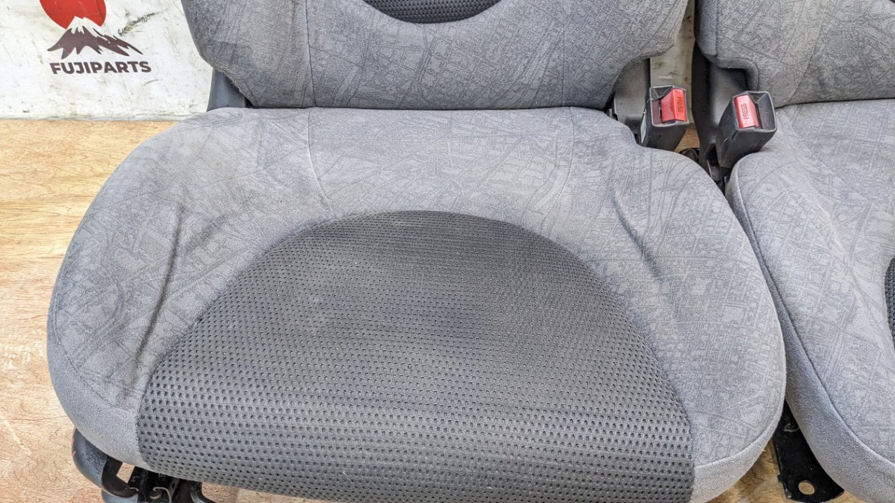 Сиденье переднее Fit 2002 GD1 L13A