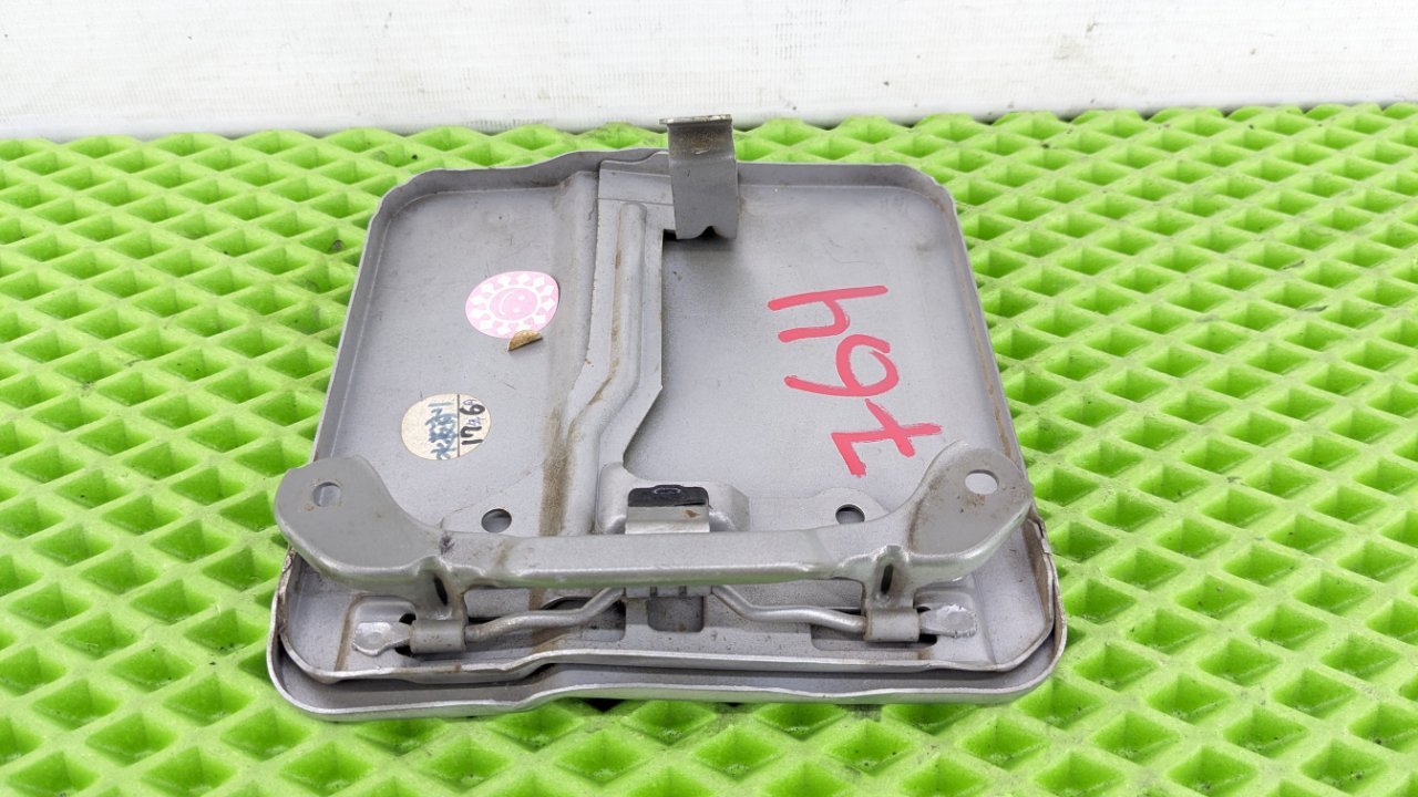 Лючок топливного бака Terios 1997 J100G HC-EJ Лючок топливного бака Terios 1997 J100G HC-EJ