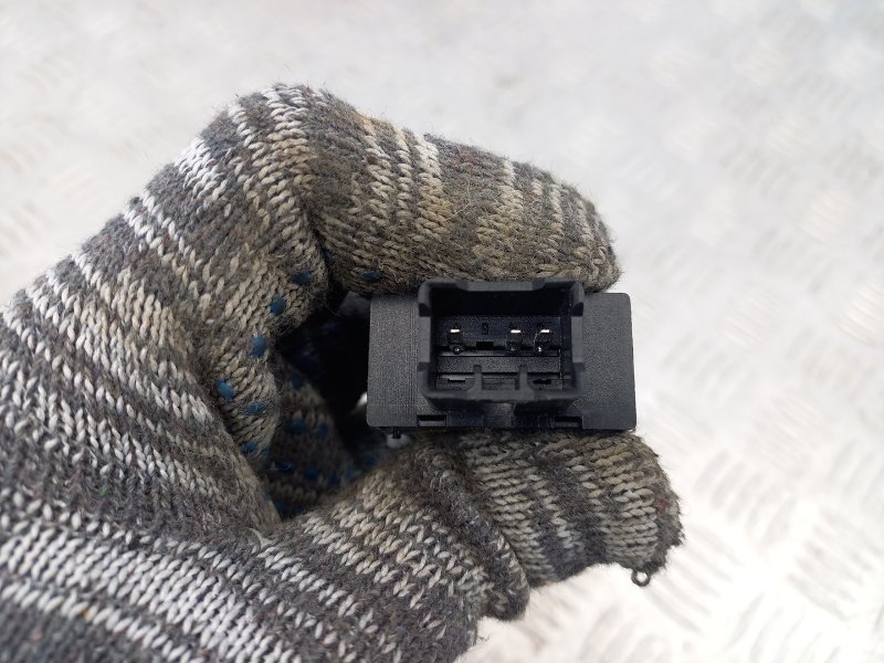 Кнопка открывания багажника Lifan X60 W215 1.8 LFB479Q 128 л.с.