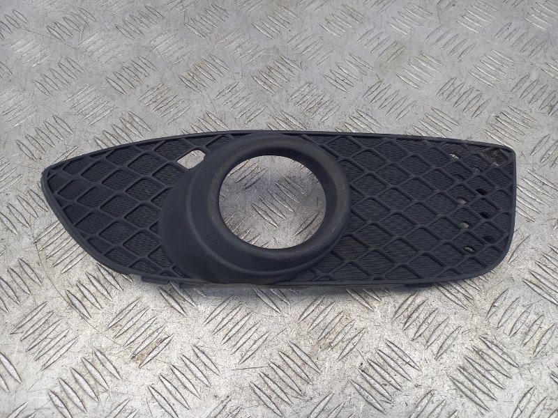 Рамка противотуманной фары правой Lancer 10 2008 CY 1.5 4A91 109 л.с
