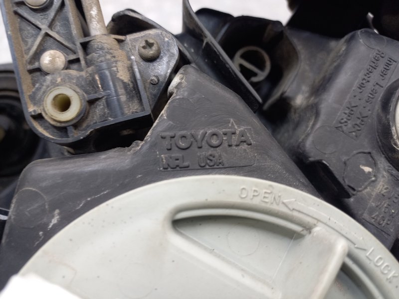 Фара правая RX 330 2005 XU30 3.3 3MZ 230 л.с