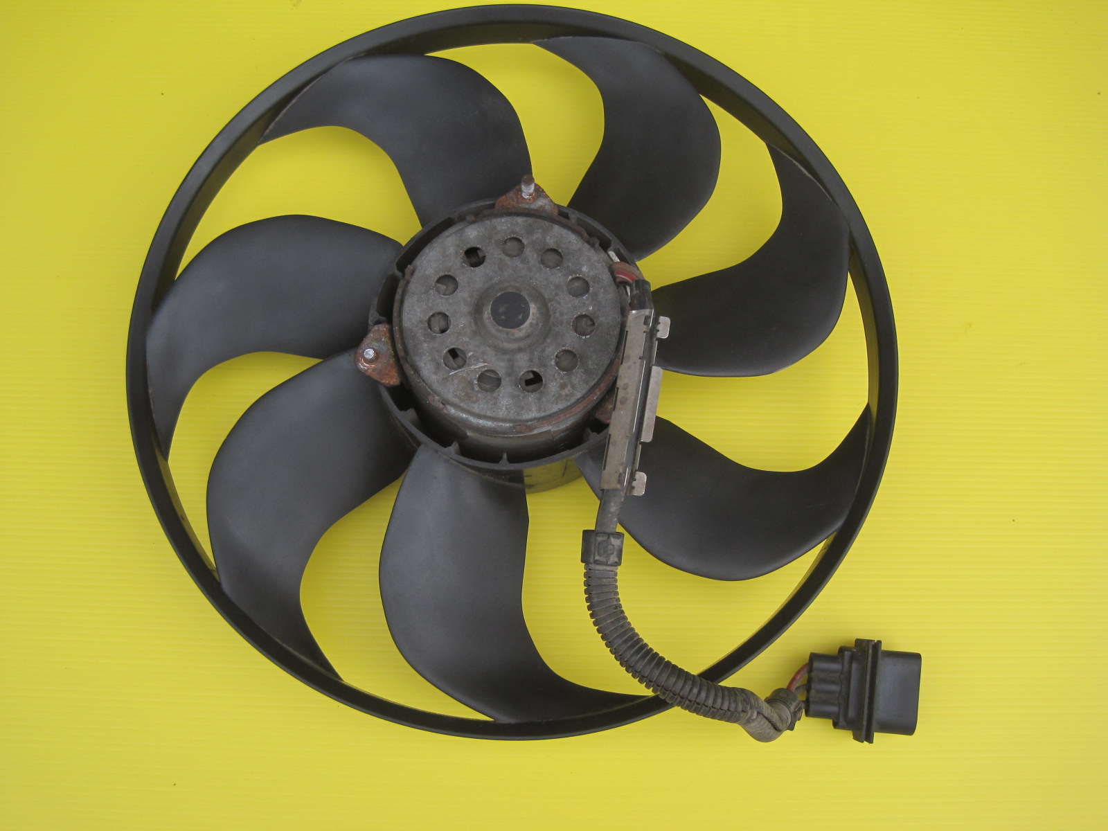 Фольксваген джетта вентиляторы охлаждения радиатора. Фольксваген джетта вентиляторы охлаждения радиатора. 4 tsi. Вентилятор охлаждения джетта 6. Вентилятор радиатора к 700.