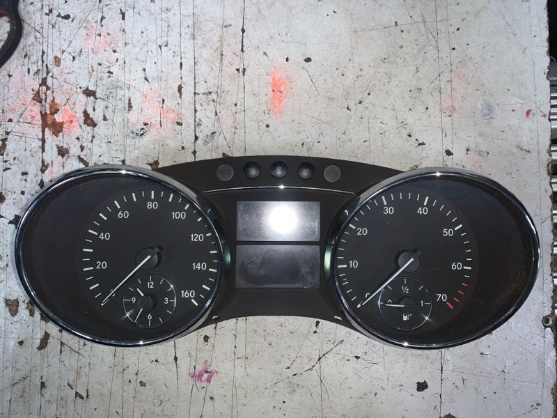 Панель приборов Mercedes R W251 A2515409747 Б/У