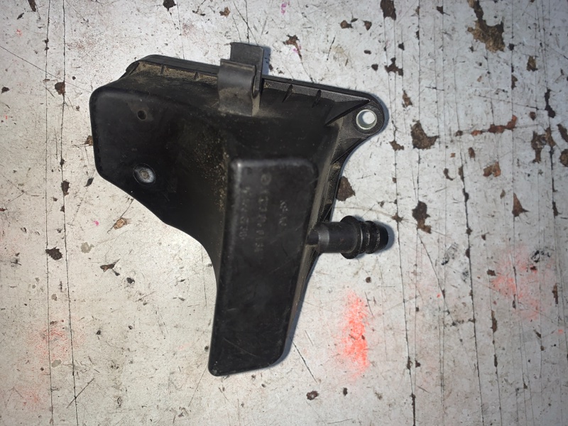 Маслоотделитель Mercedes ML/GL W164 M273 A2730160134 Б/У